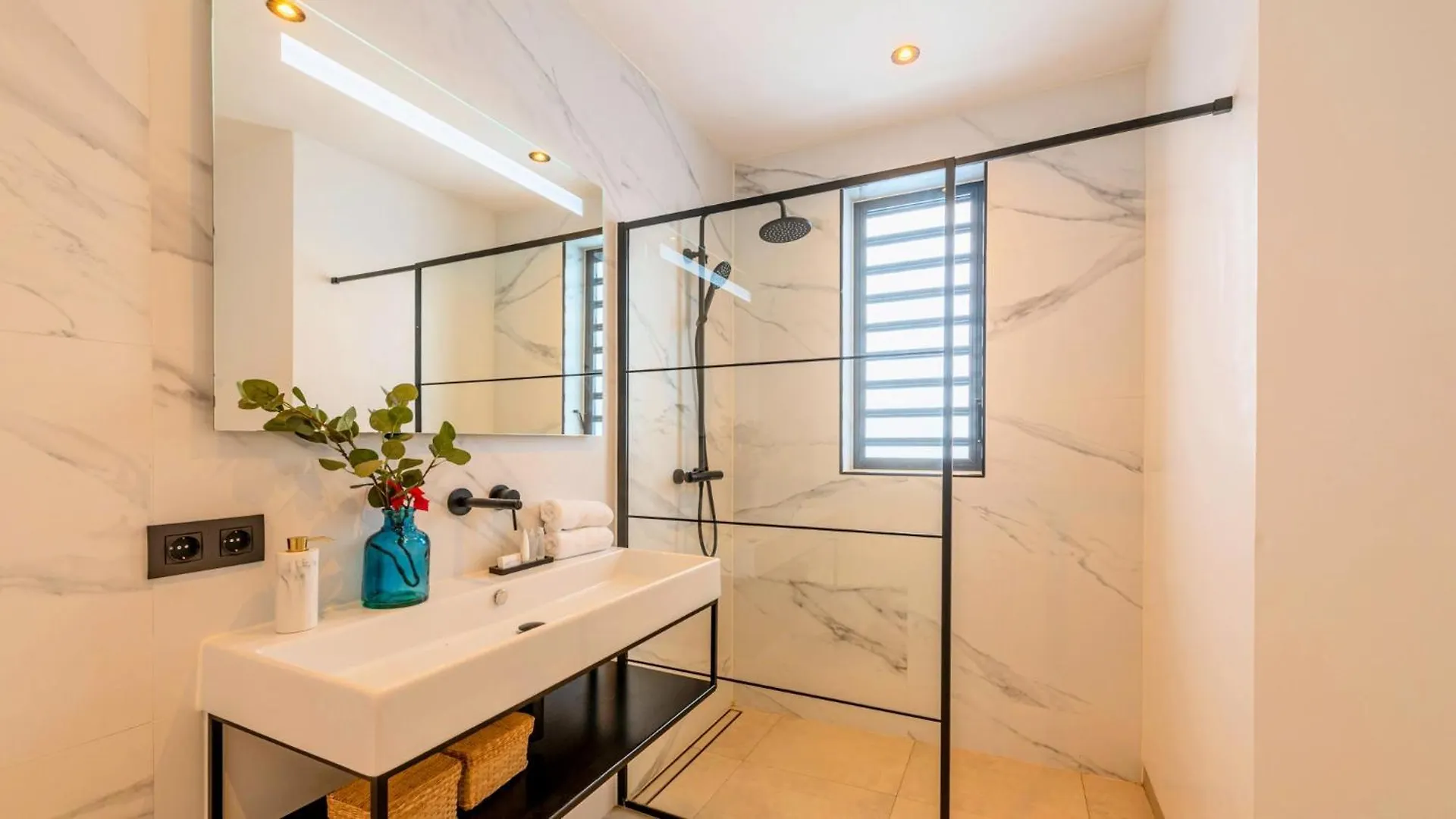 Casa Di Chibi Chibi - Excellently Located Apartment Jan Thiel